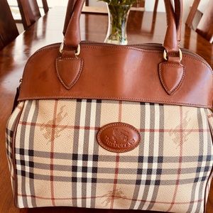 SOLD❤️authentic vintage Burberry Alma❤️